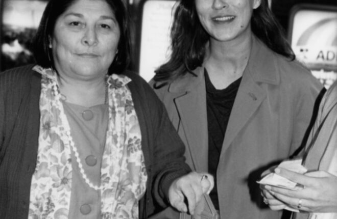 Hammoniale – Festival der Frauen 1986 Auswahl  (Eva Mattes und Mercedes Sosa: Begrüßung am Flughafen)