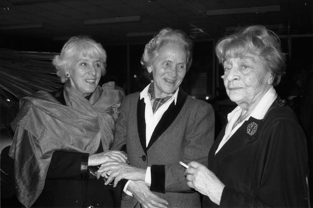 Joana Maria Gorvin mit Dr. Marion Gräfin Dönhoff und Elsbeth Weichmann aus dem Beirat des Festivals