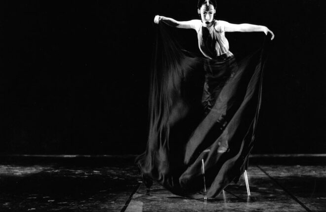 Hammoniale – Festival der Frauen 1990 Auswahl  (Arila Siegert tanzt “Die Maske“)